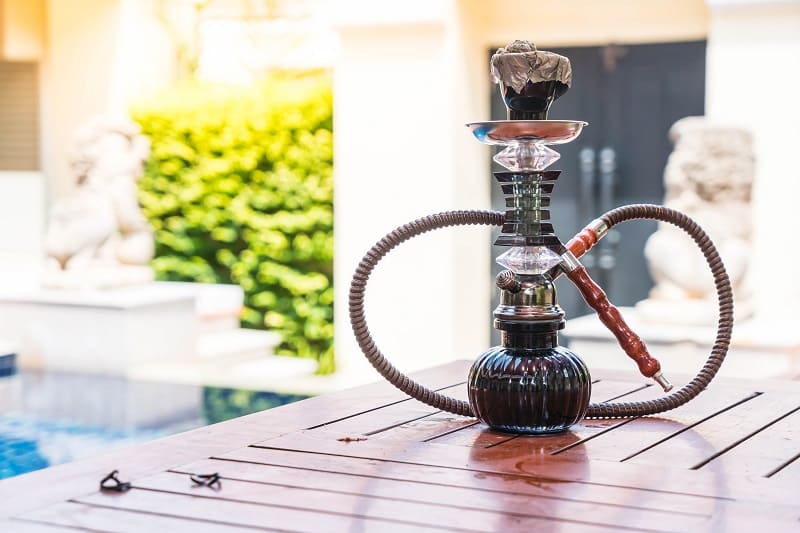đi bar nên hút shisha không
