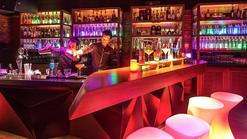 Club khác bar chỗ nào